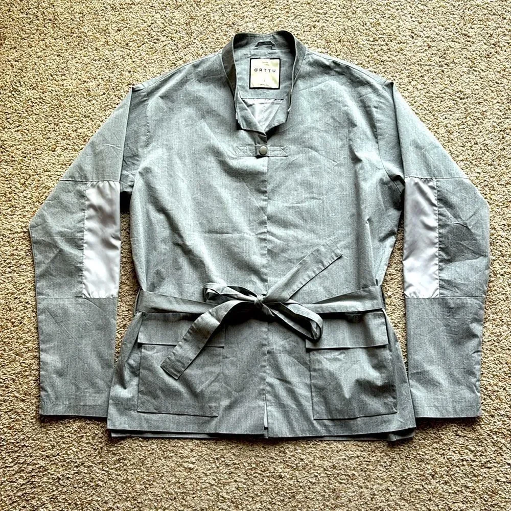 ORTTU Men’s Gray Hong Kong Belted Tech Light Technical Jacket Mandarin Collar